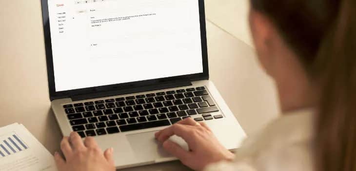 Jak zatytułować maila z CV, by zwrócić uwagę rekrutera?