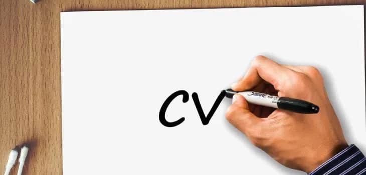 Jak wysłać CV z telefonu i uniknąć najczęstszych błędów