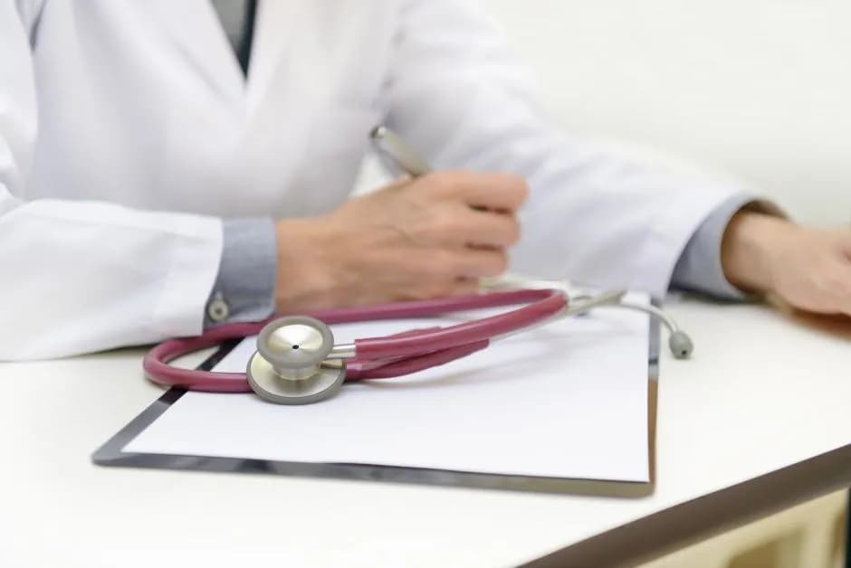 Ile L4 po ustaniu zatrudnienia? Poznaj zasady i ważne informacje